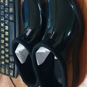 Black Rain Clogs Sz 7M